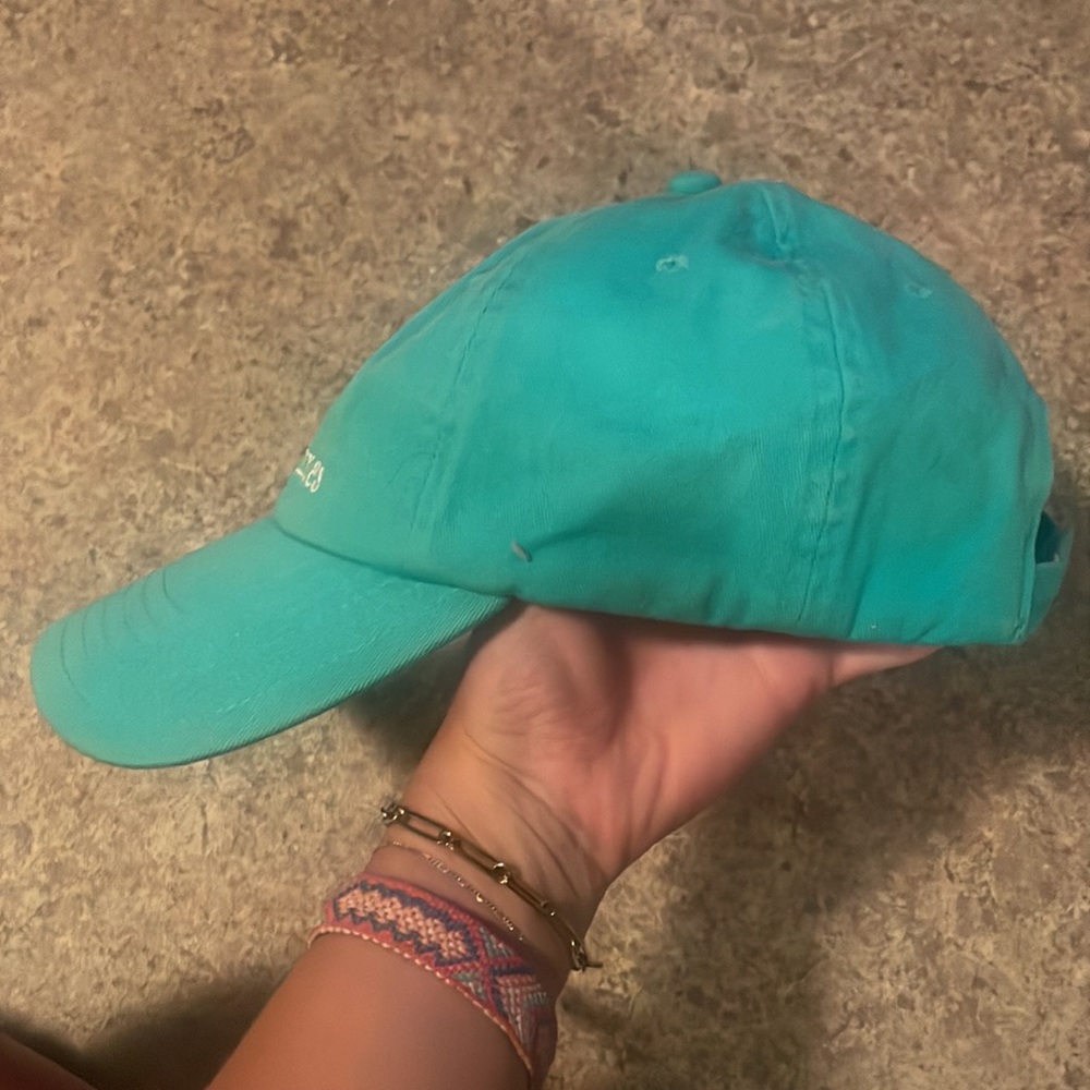 Vineyard vines hat - Picture 3 of 4
